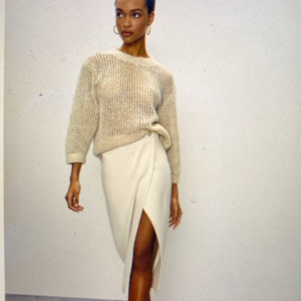 Aritzia Babaton Leona skirt size 4